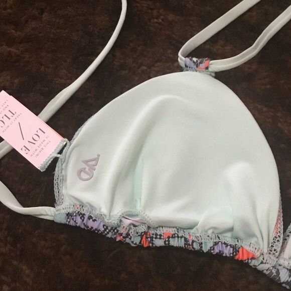 Vitamin A Via Ruffle‎ Bikini Top nwt - Picture 5 of 5